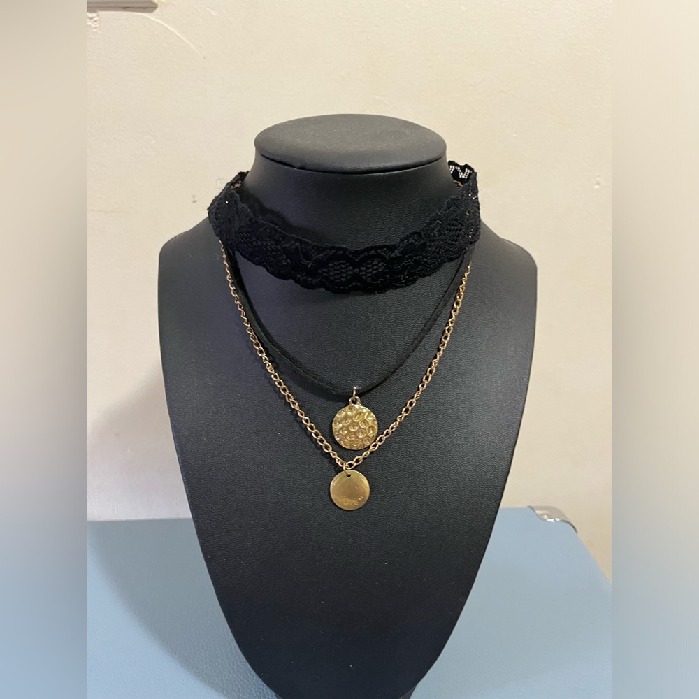 5 Beautiful Chokers